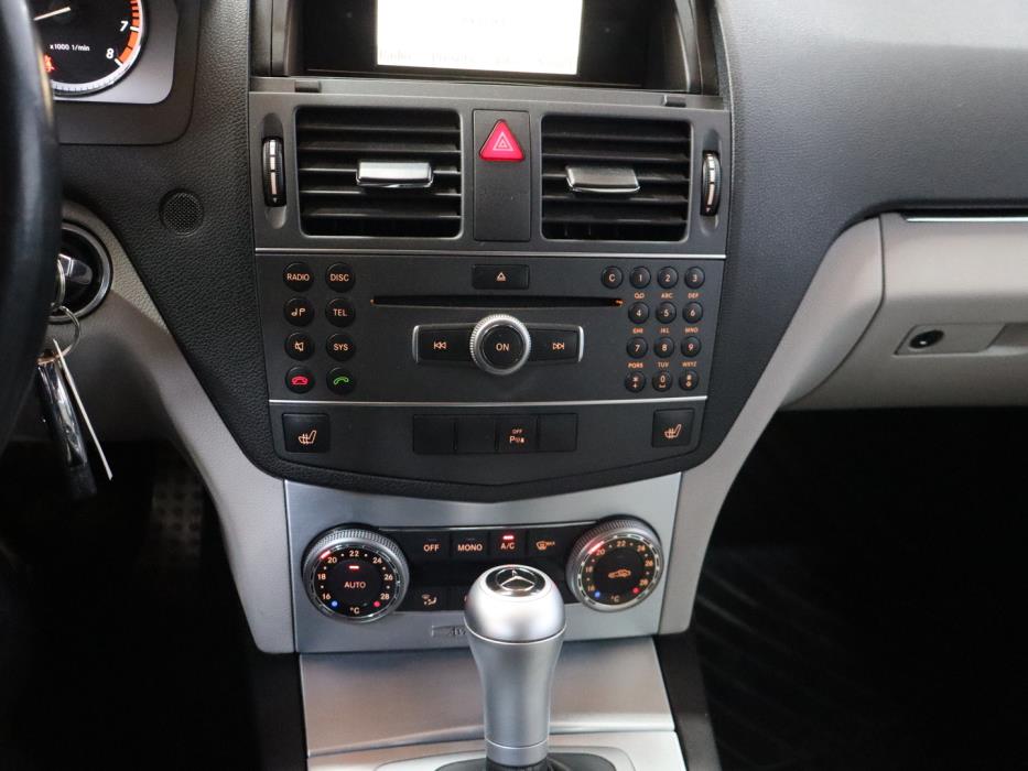 MERCEDES-BENZ C 2011