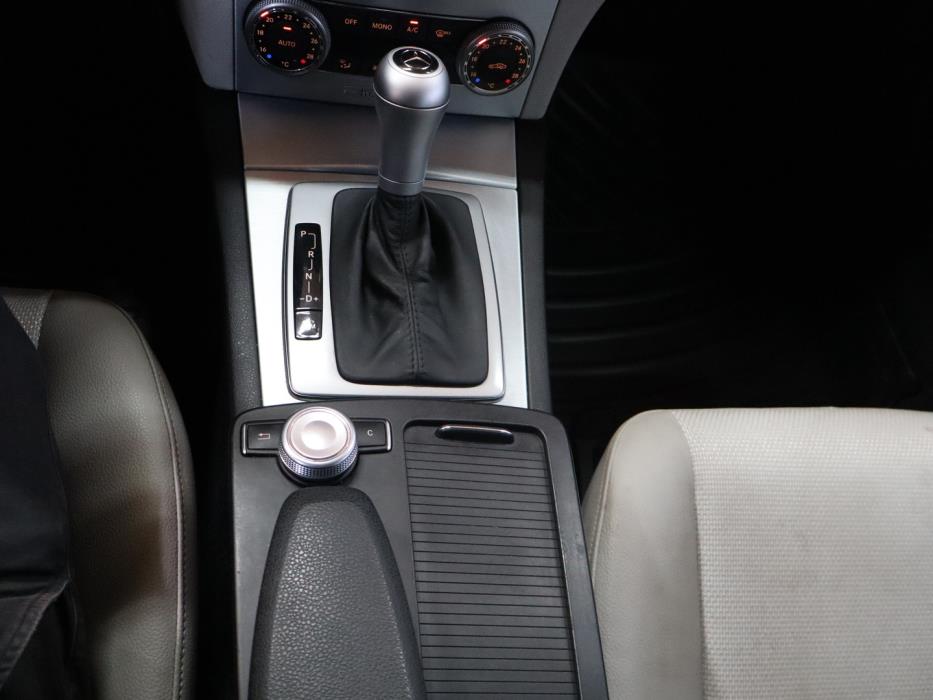 MERCEDES-BENZ C 2011