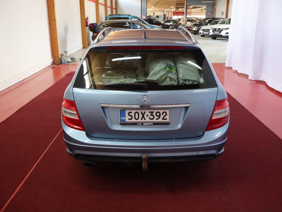 MERCEDES-BENZ C 2011