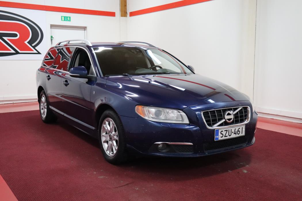 VOLVO V70 2011