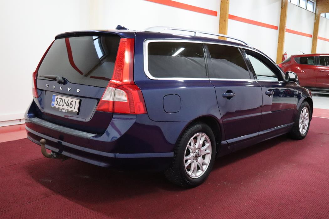 VOLVO V70 2011