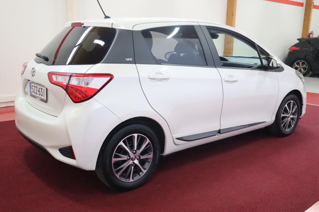 TOYOTA Yaris 2019