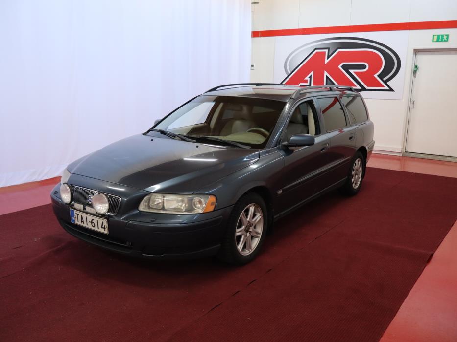 VOLVO V70 2005