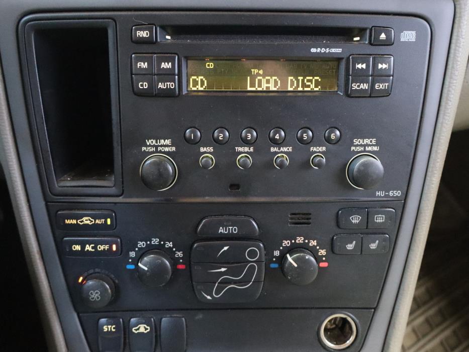 VOLVO V70 2005