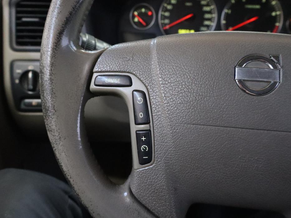 VOLVO V70 2005