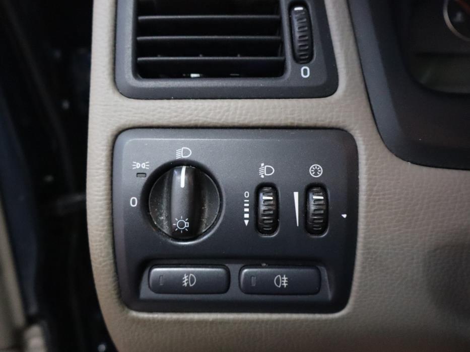 VOLVO V70 2005