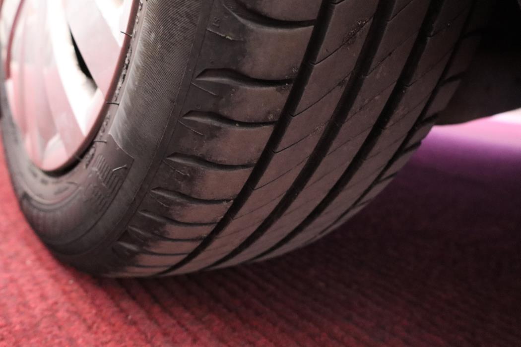 VOLKSWAGEN Golf 2012