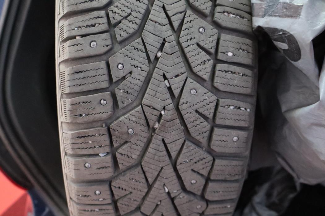 VOLKSWAGEN Golf 2012