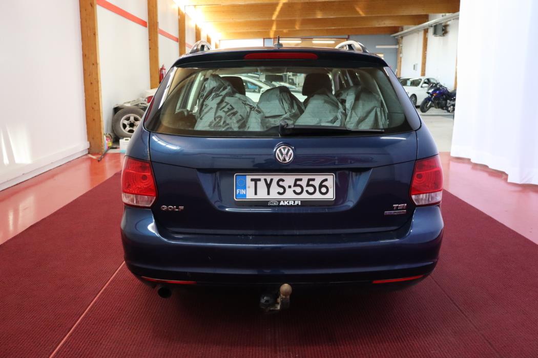 VOLKSWAGEN Golf 2012