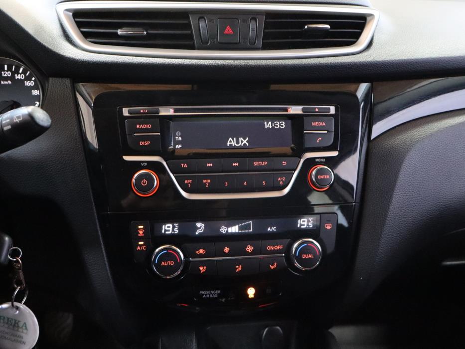 NISSAN Qashqai 2015