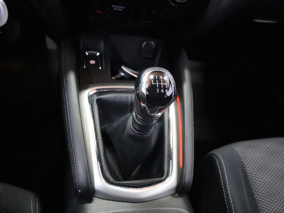 NISSAN Qashqai 2015