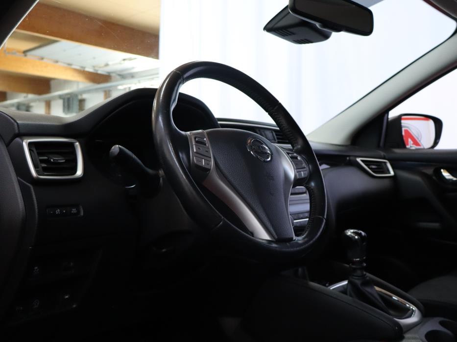 NISSAN Qashqai 2015