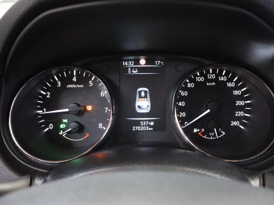 NISSAN Qashqai 2015