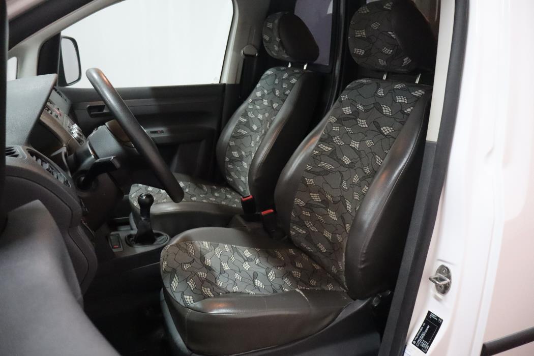 VOLKSWAGEN Caddy 2011