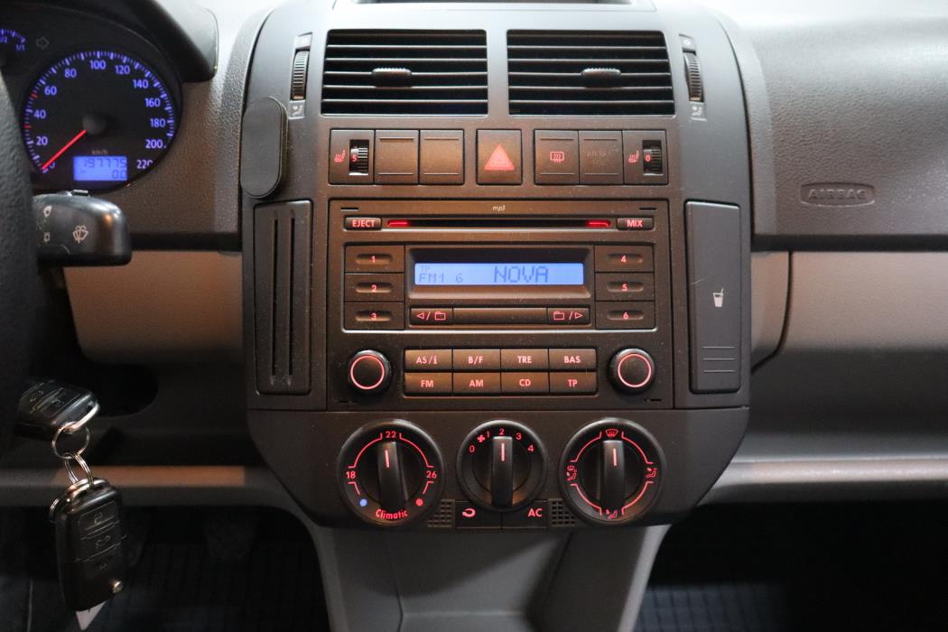 VOLKSWAGEN Polo 2006