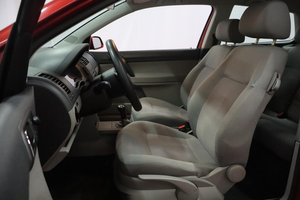 VOLKSWAGEN Polo 2006