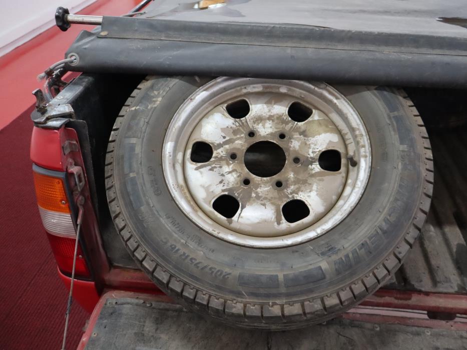 MAZDA B2500 2002