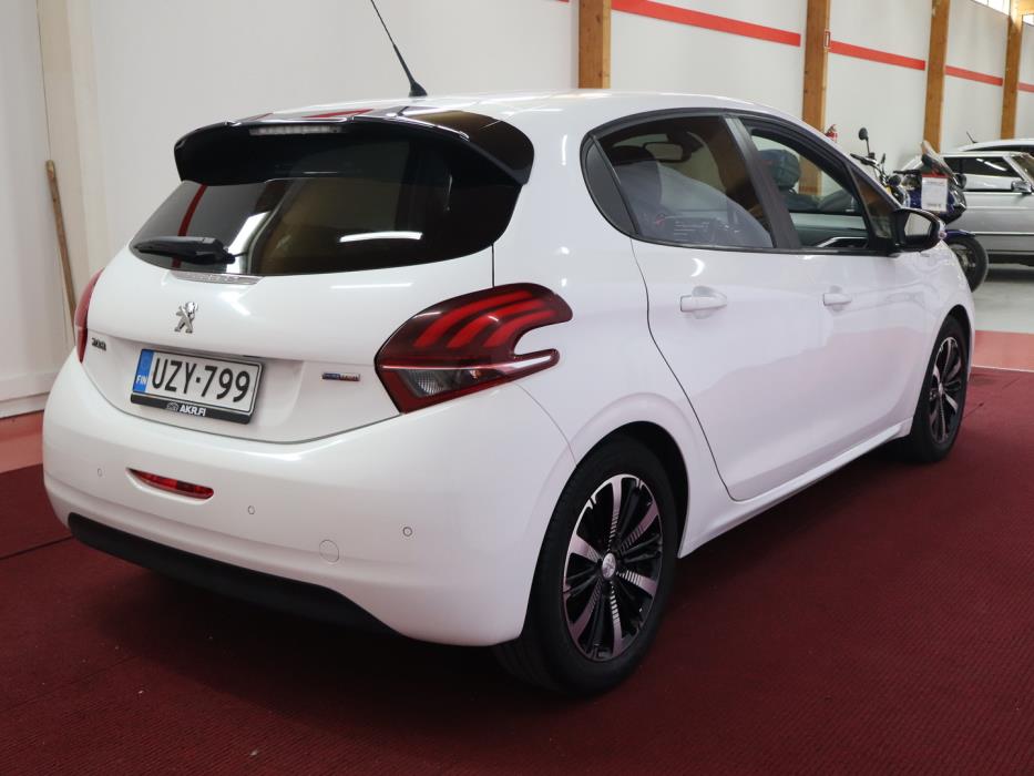 PEUGEOT 208 2017
