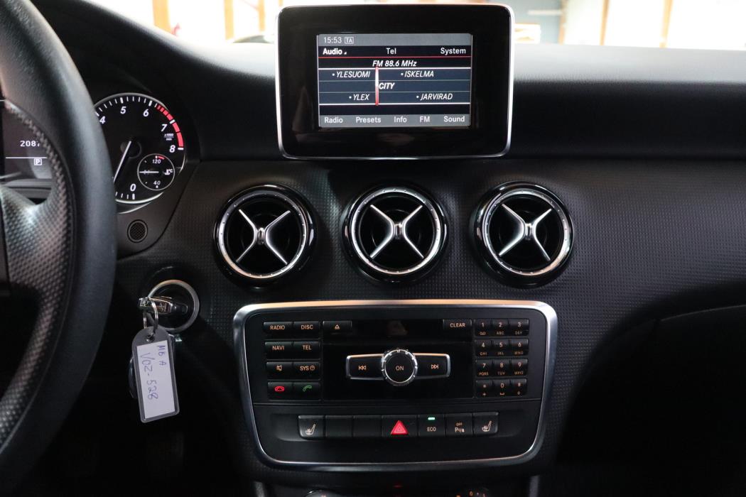 MERCEDES-BENZ A 2012