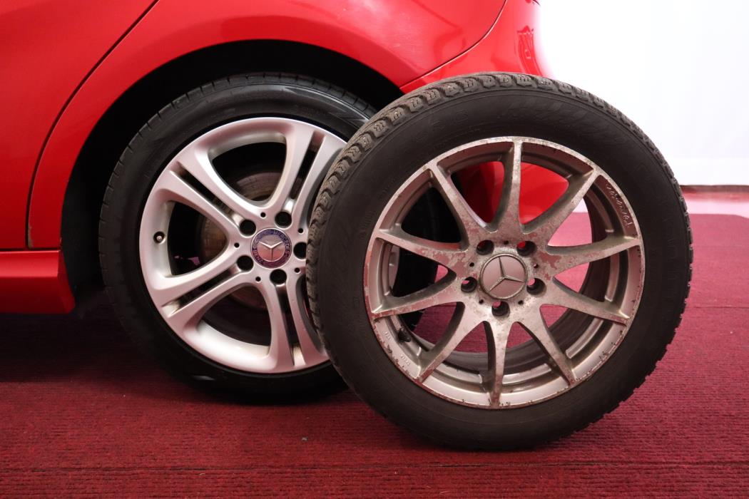 MERCEDES-BENZ A 2012