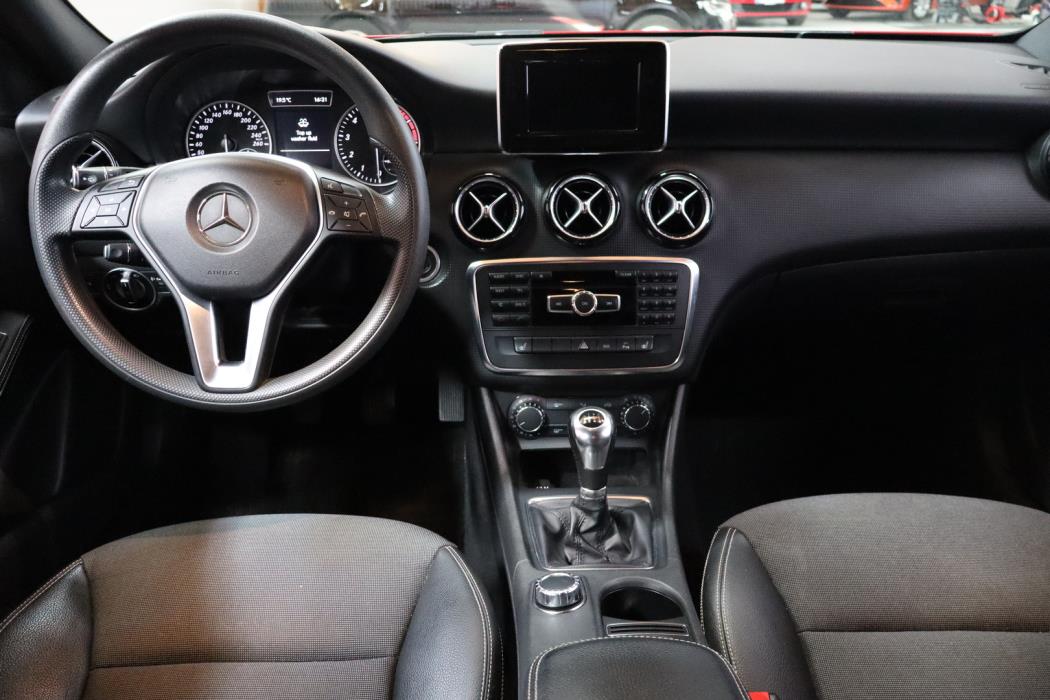 MERCEDES-BENZ A 2012