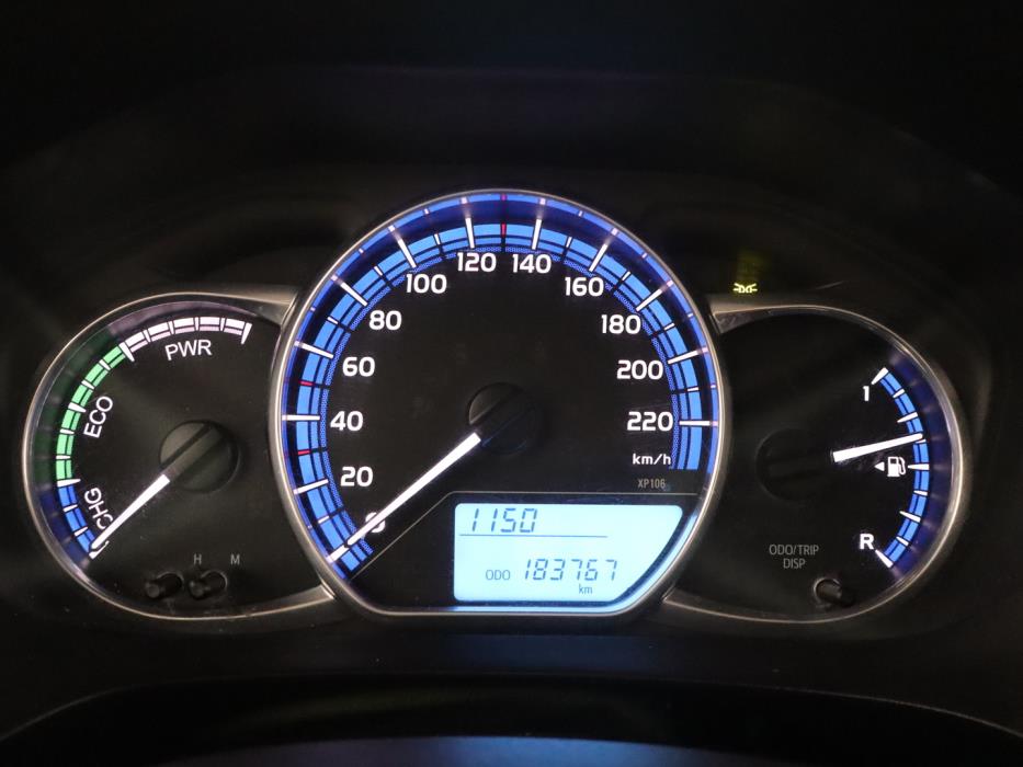 TOYOTA Yaris 2015