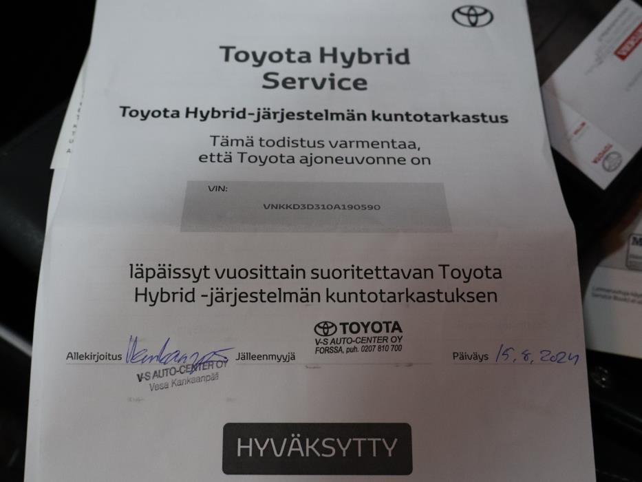 TOYOTA Yaris 2015