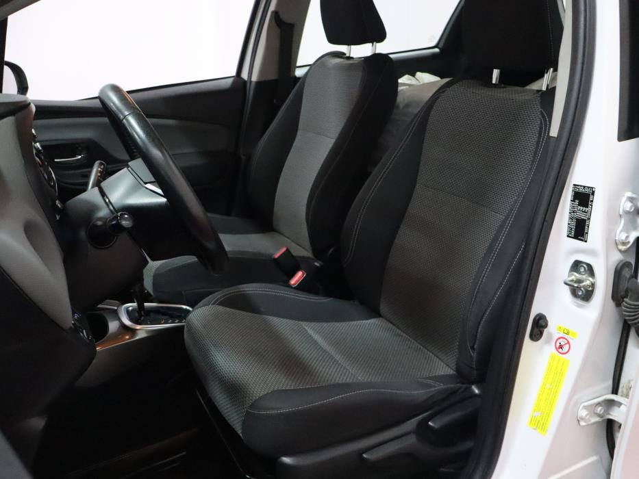 TOYOTA Yaris 2015