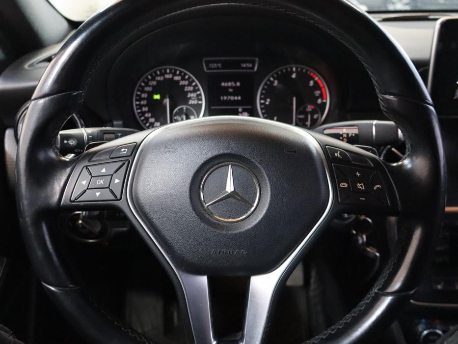 MERCEDES-BENZ A 2013