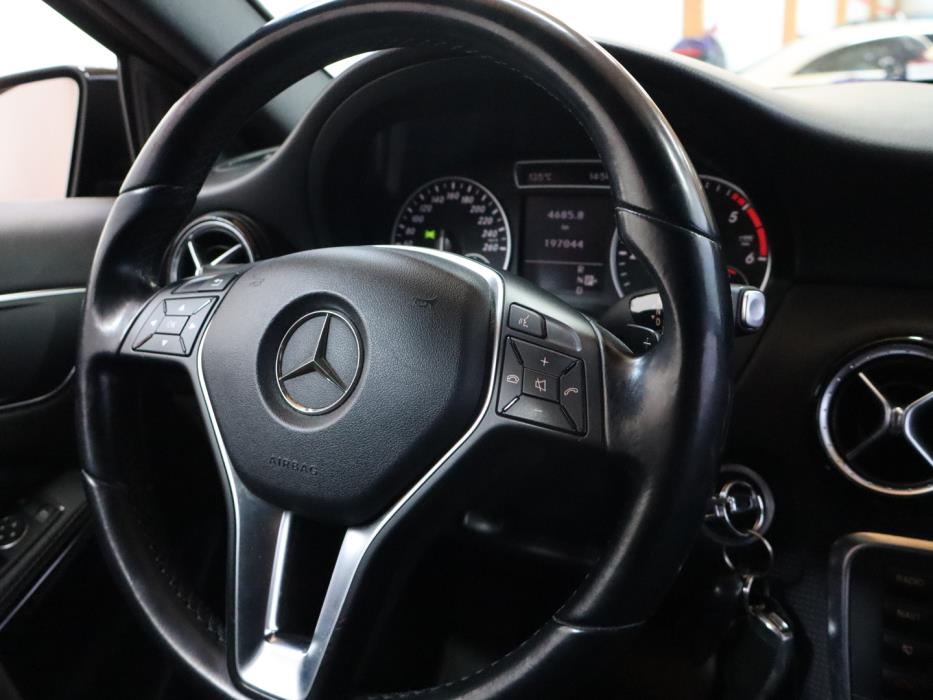 MERCEDES-BENZ A 2013