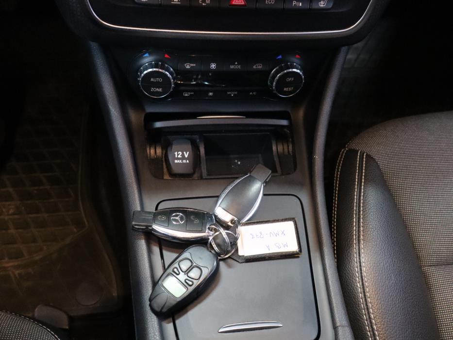 MERCEDES-BENZ A 2013