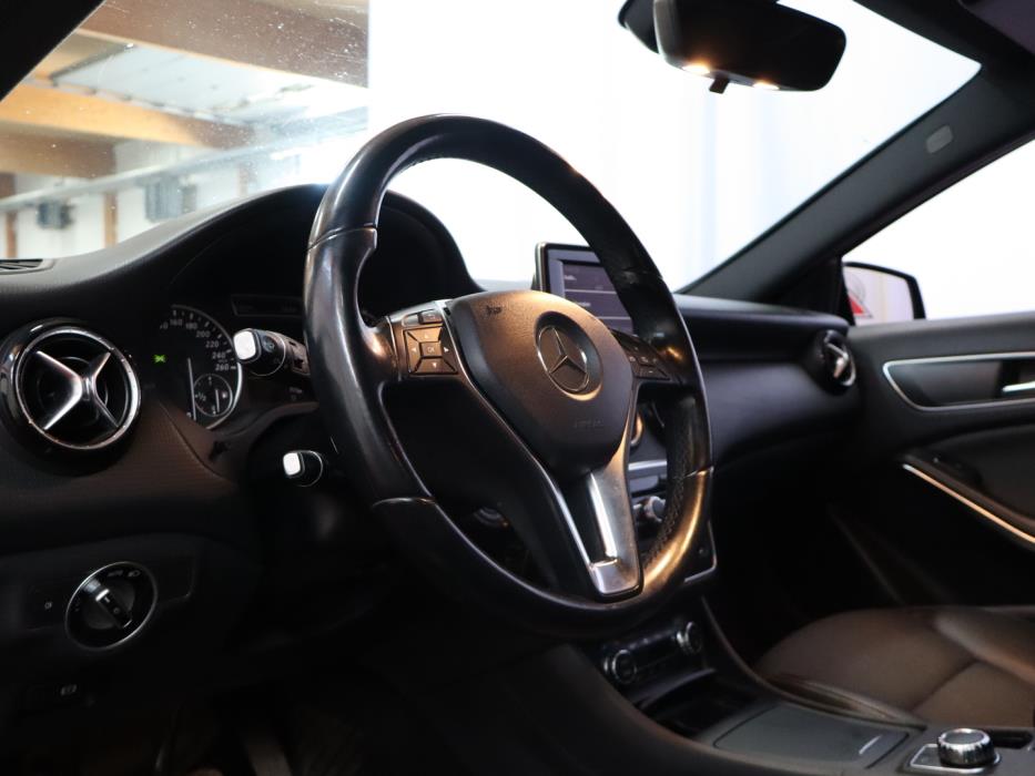 MERCEDES-BENZ A 2013