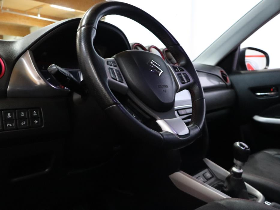 SUZUKI Vitara 2016