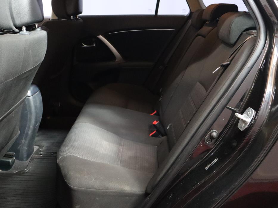 TOYOTA Avensis 2012