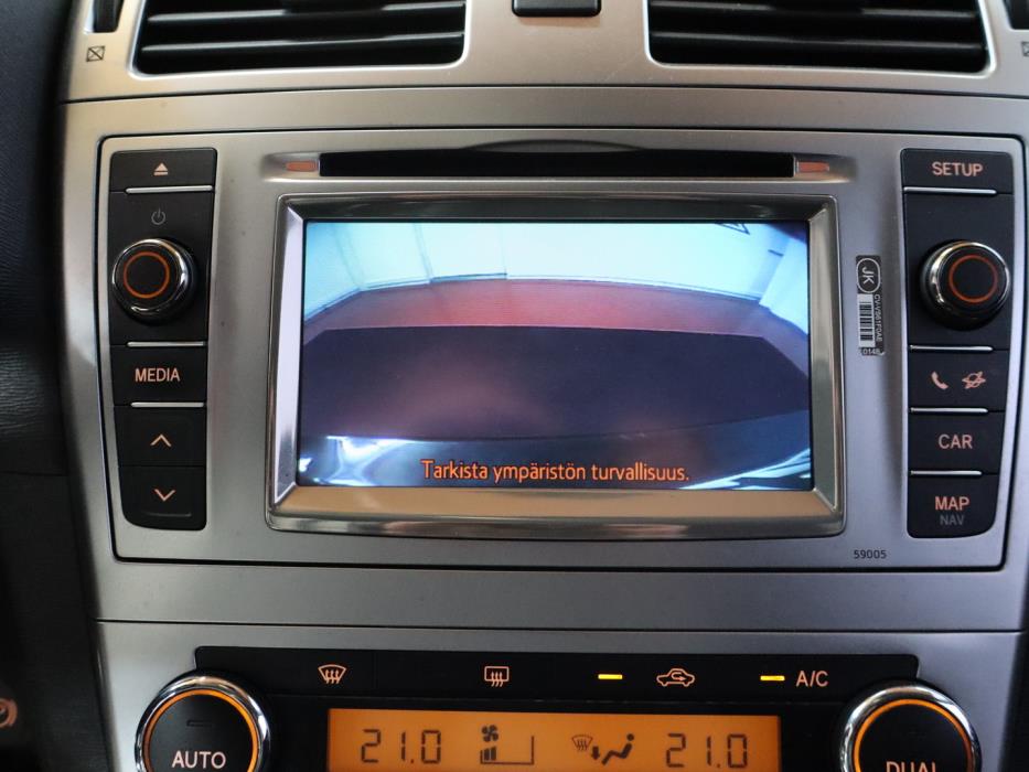 TOYOTA Avensis 2012