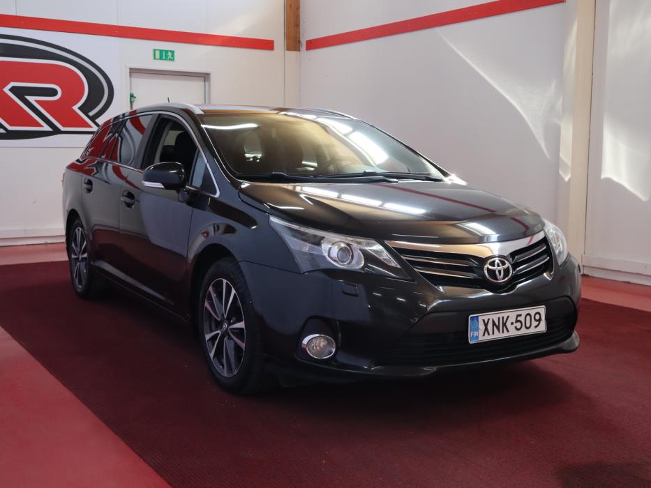 TOYOTA Avensis 2012