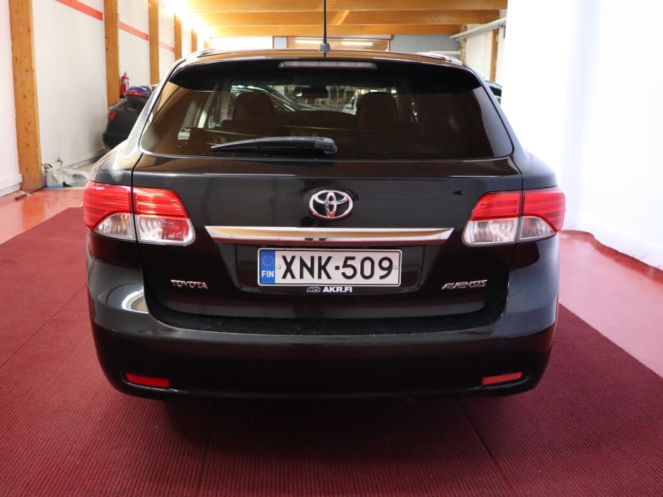 TOYOTA Avensis 2012