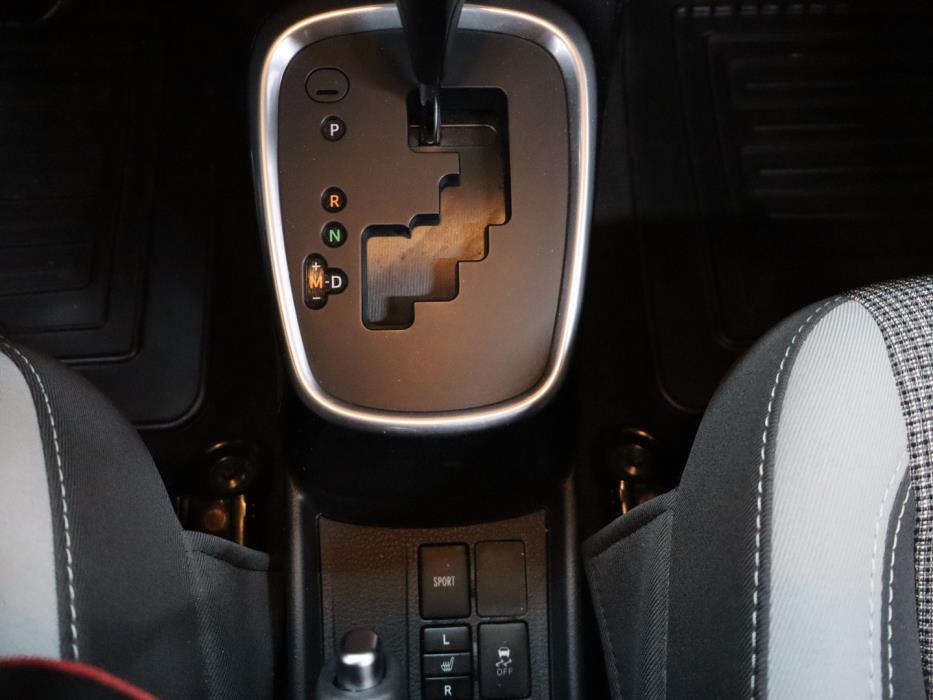 TOYOTA Yaris 2020
