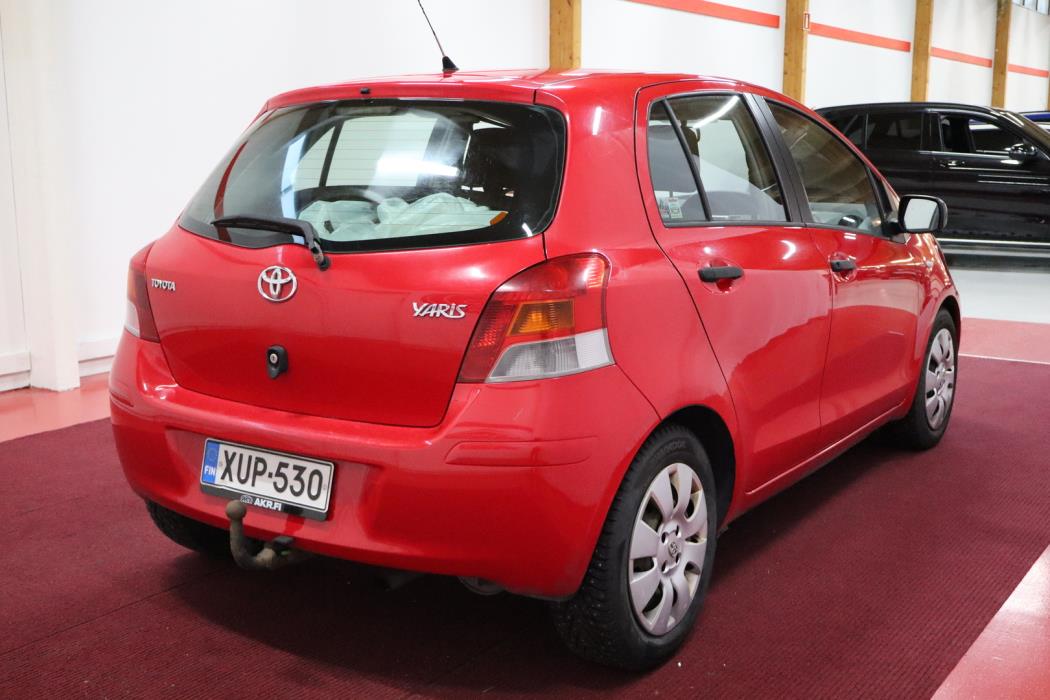 TOYOTA Yaris 2009