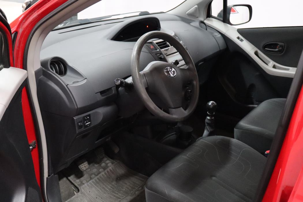 TOYOTA Yaris 2009