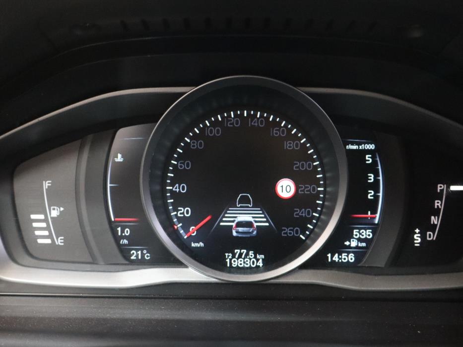 VOLVO V70 2016