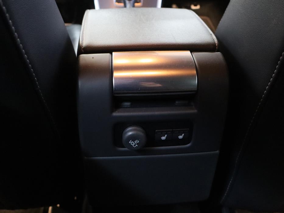 VOLVO V70 2016