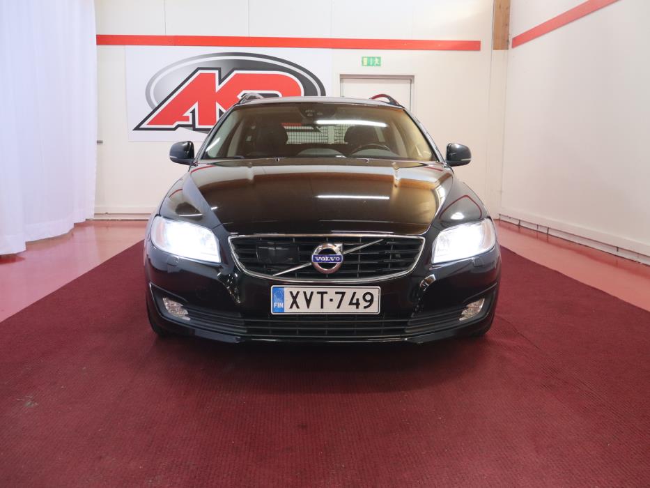 VOLVO V70 2016