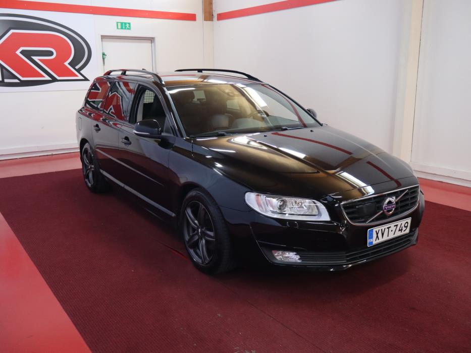 VOLVO V70 2016