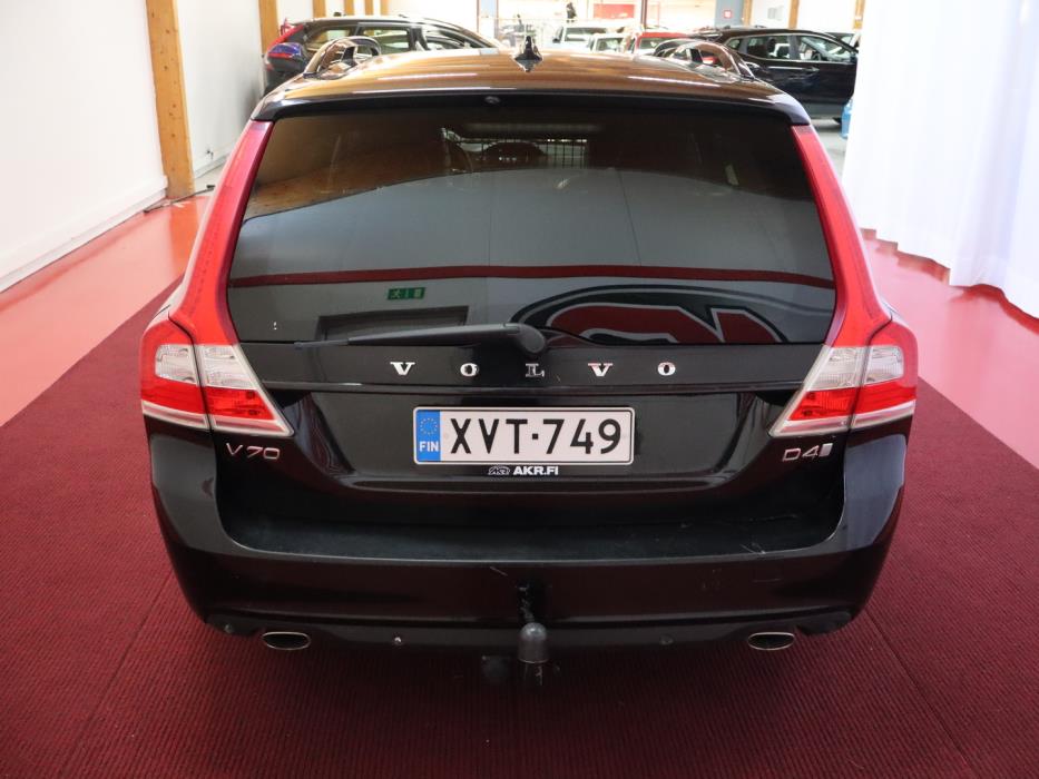 VOLVO V70 2016