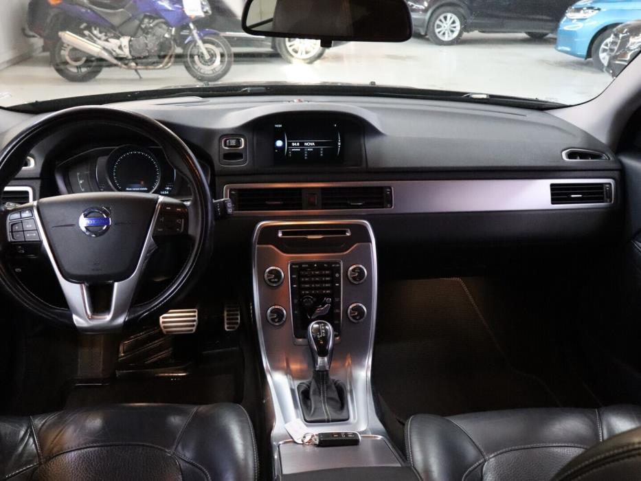 VOLVO V70 2016