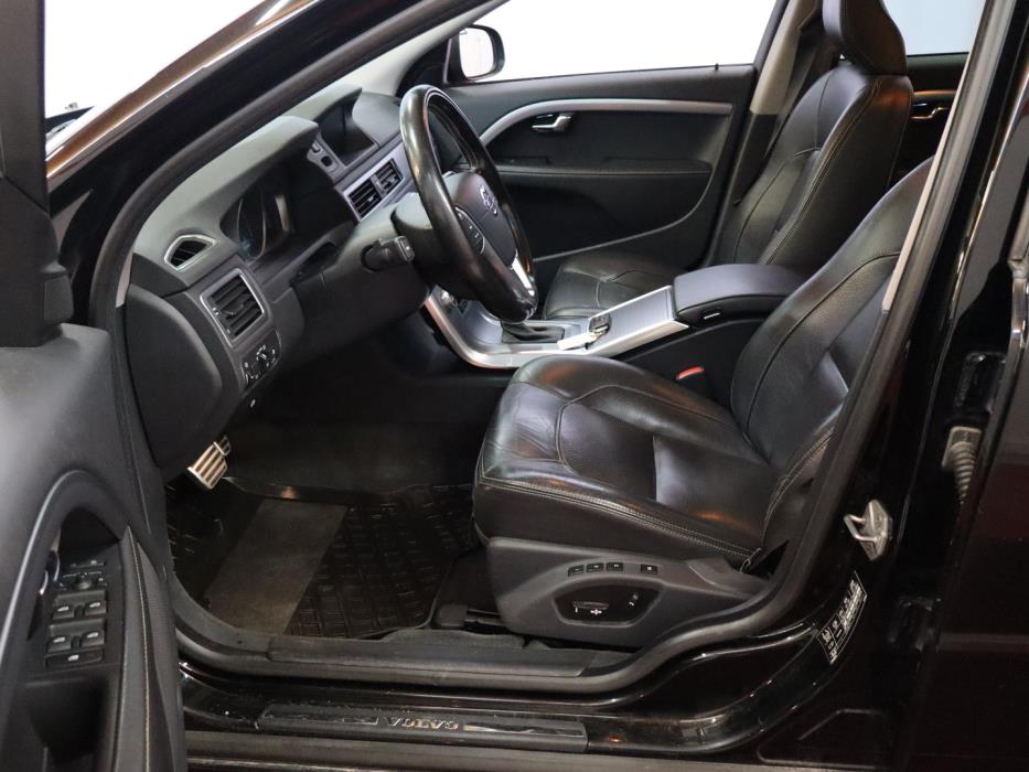 VOLVO V70 2016