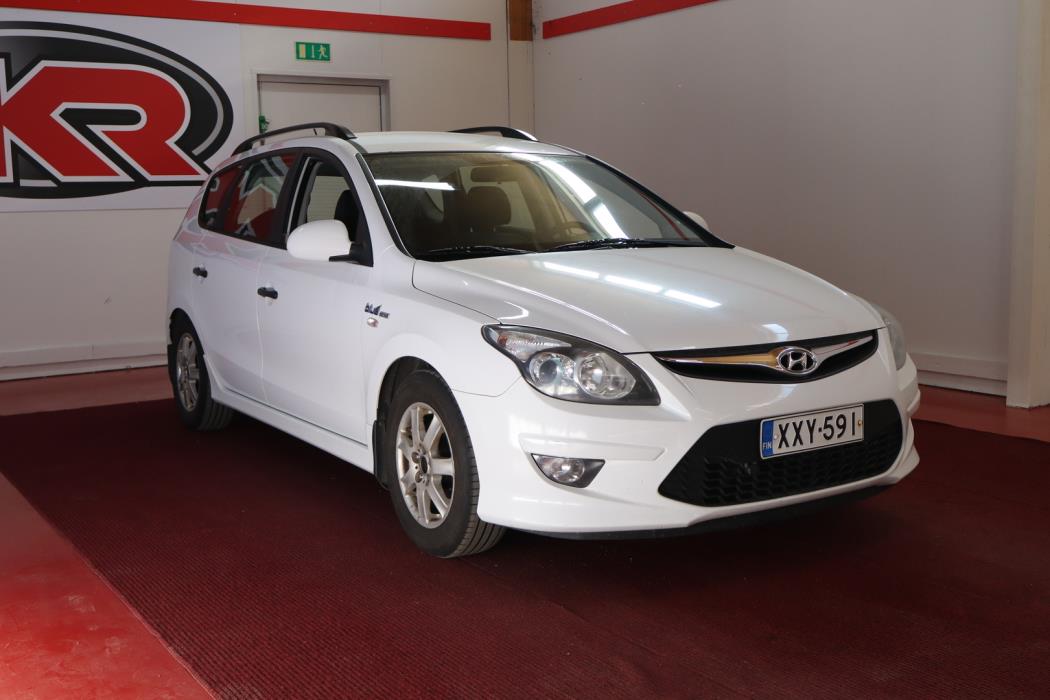 HYUNDAI i30 2012