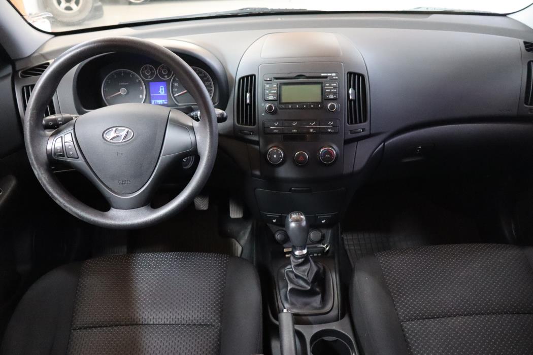 HYUNDAI i30 2012