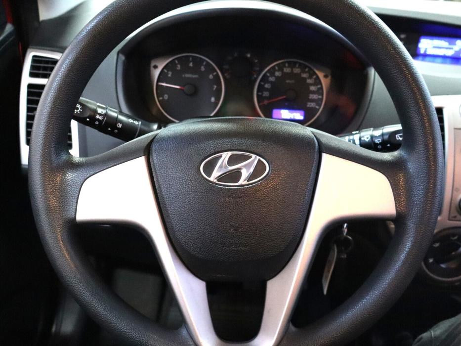 HYUNDAI i20 2011